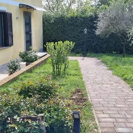 Semesterbostad Oltre La Siepe